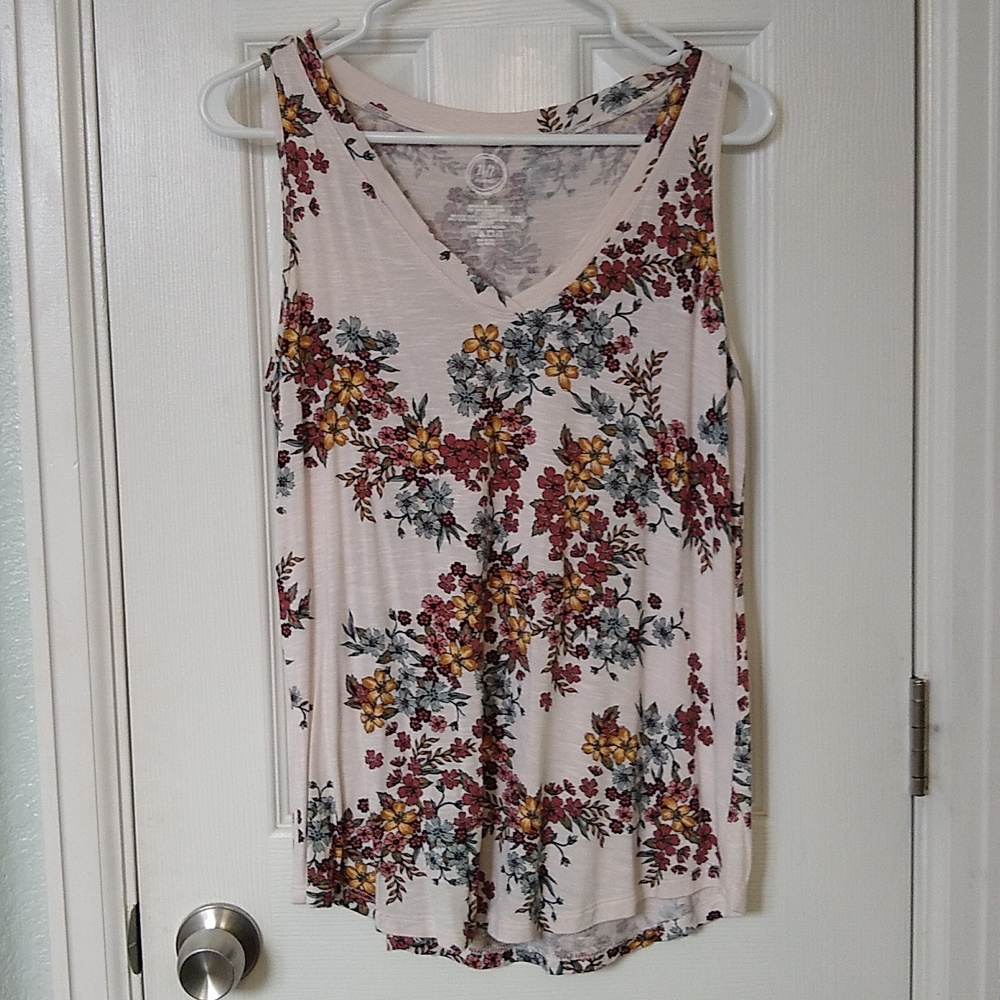 24/7 Maurices Floral V-Neck Tank